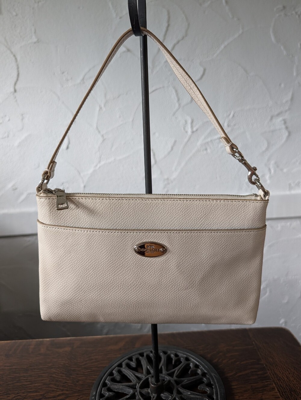 Coach Cream Leather Wristlet Clutch